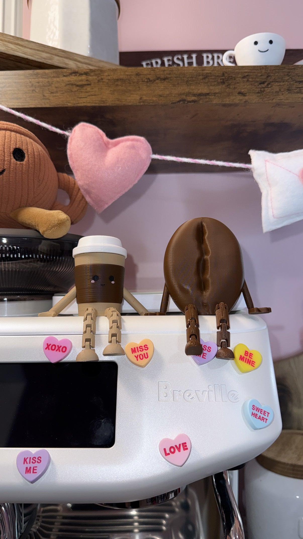 Articulated coffee cup & coffee bean coffee