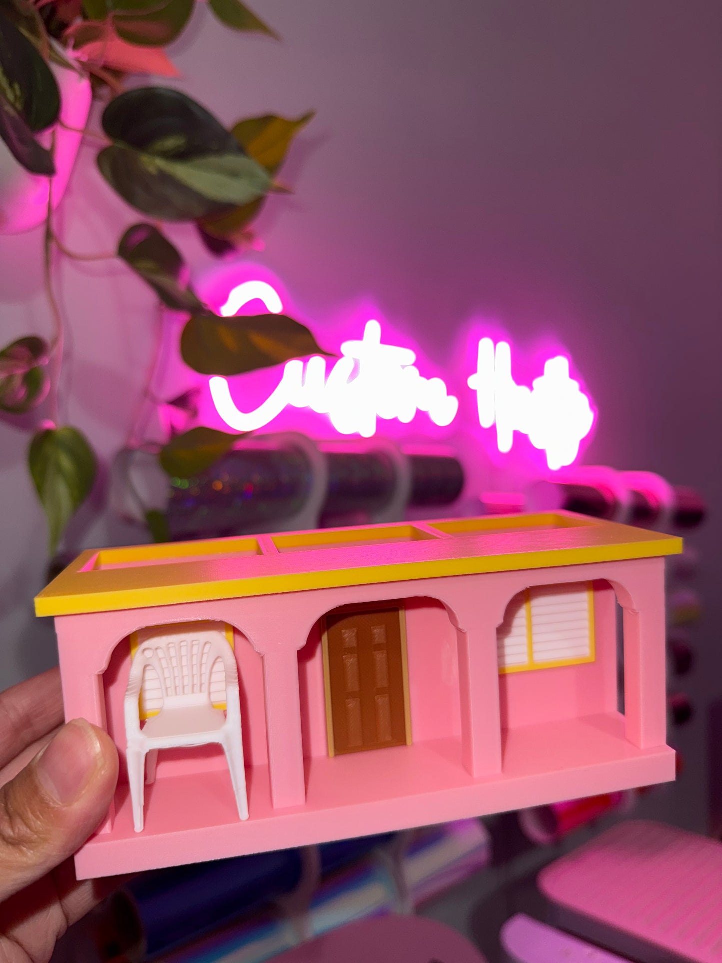 La casita pen holder