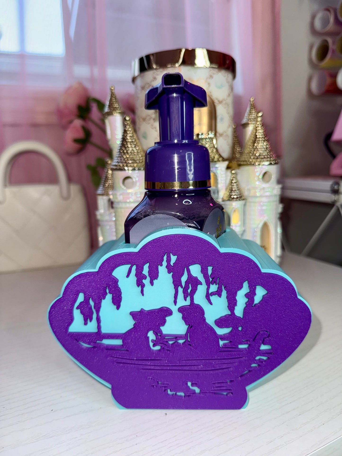 Ariel bath & body works Soap holder